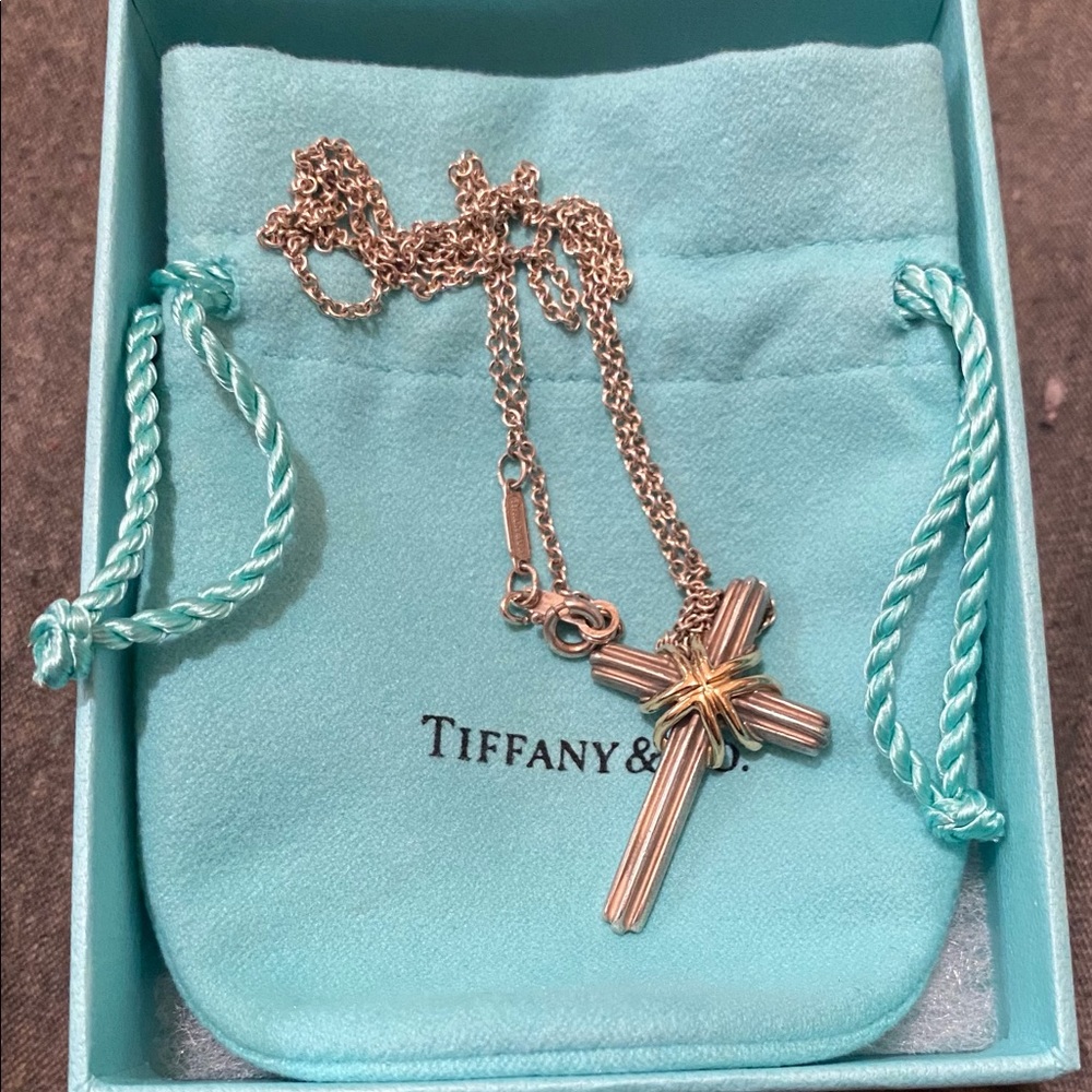 Beautiful Tiffany& Co Cross And Necklace Sterling 925  And 18k Gold